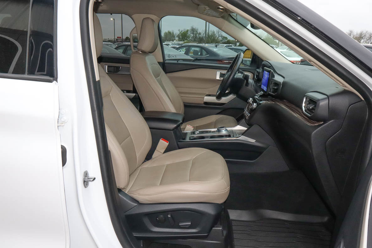 Used 2021 Ford Explorer Limited w/ Equipment Group 301A image 29