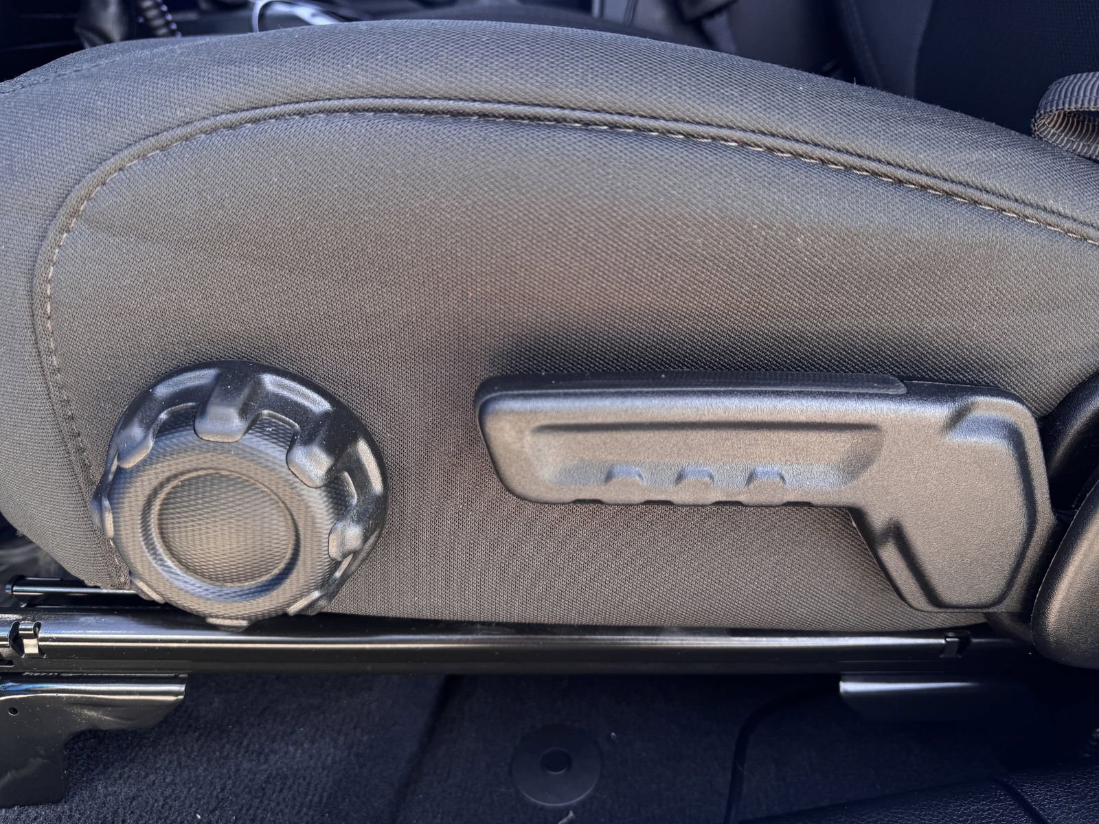 Used 2023 Jeep Wrangler Unlimited Sport image 26