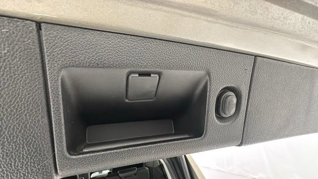 Used 2019 Chevrolet Suburban Premier image 17