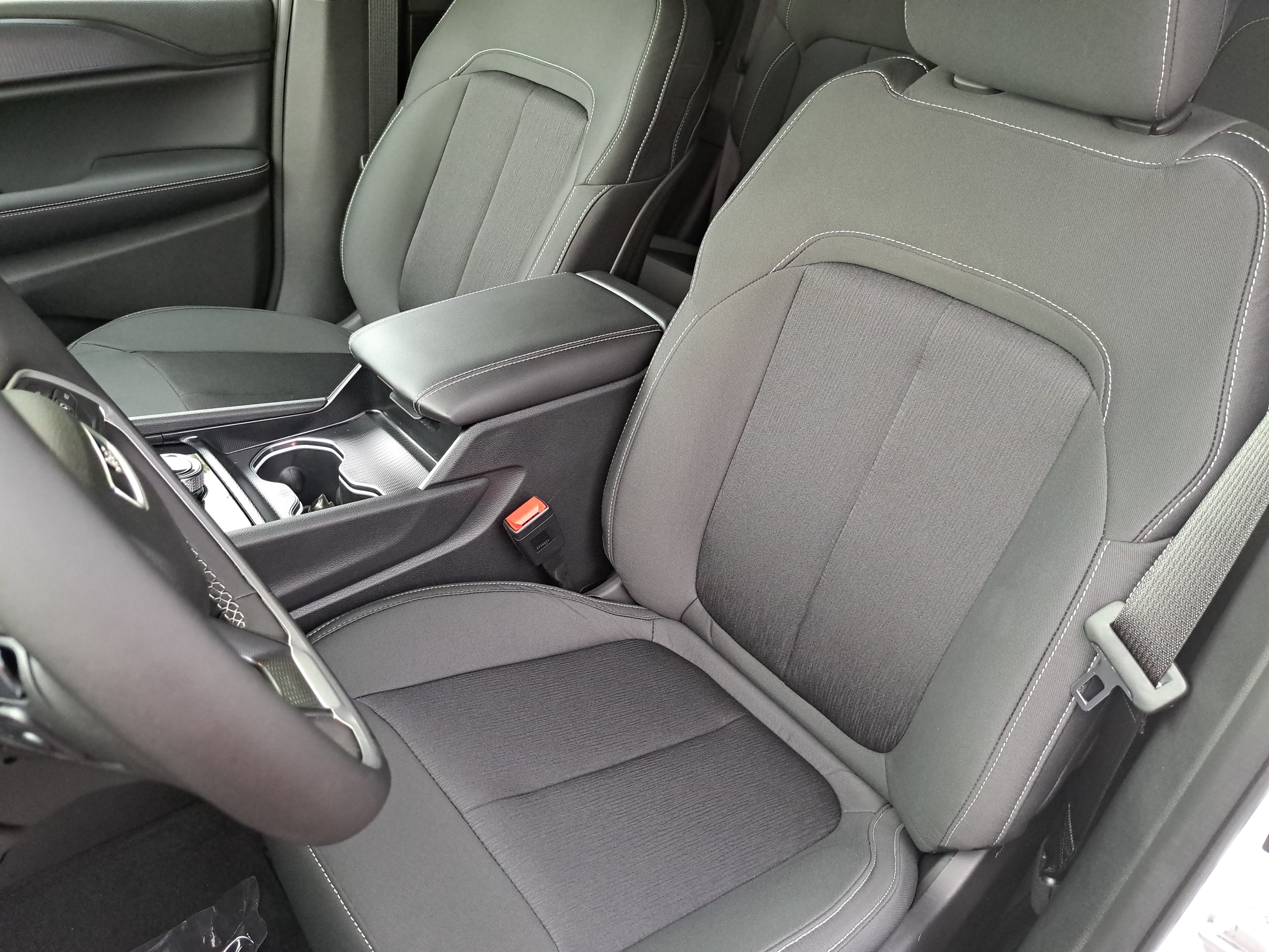 New 2026 Jeep Grand Cherokee Laredo AWD/4WD image 14