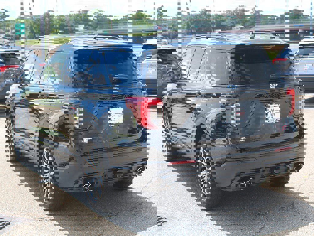 Used 2020 Ford Explorer ST w/ Premium Technology Package image 17