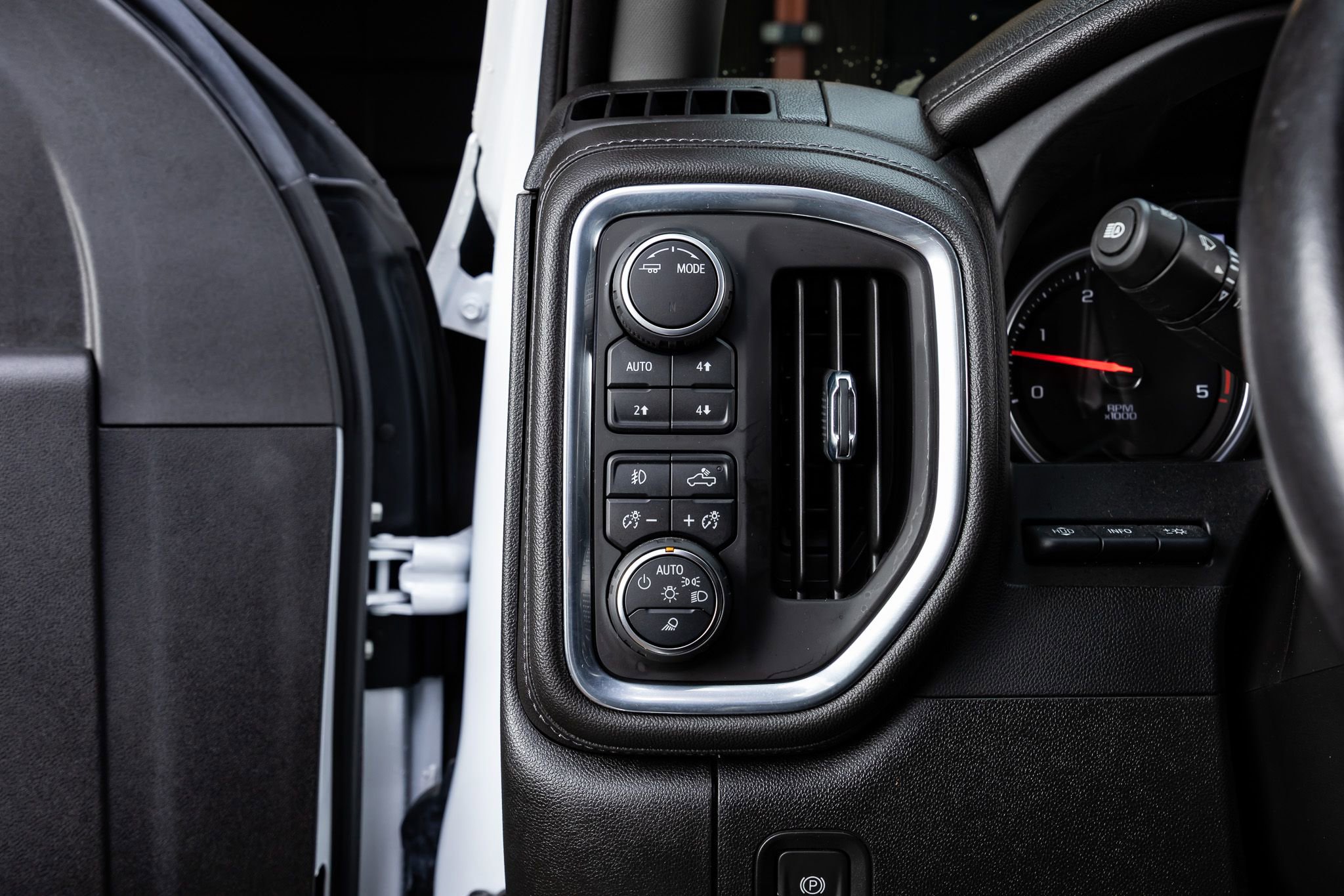 Used 2022 Chevrolet Silverado 2500 LTZ w/ LTZ Plus Package image 22