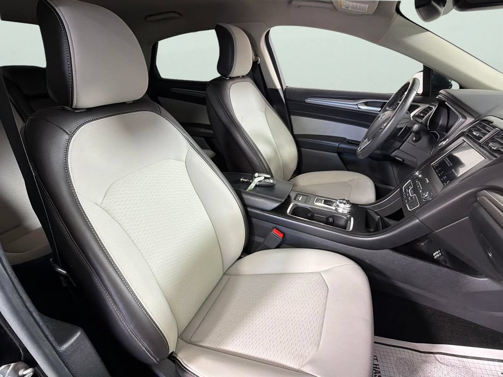 Used 2019 Ford Fusion SE w/ Equipment Group 151A FWD image 33