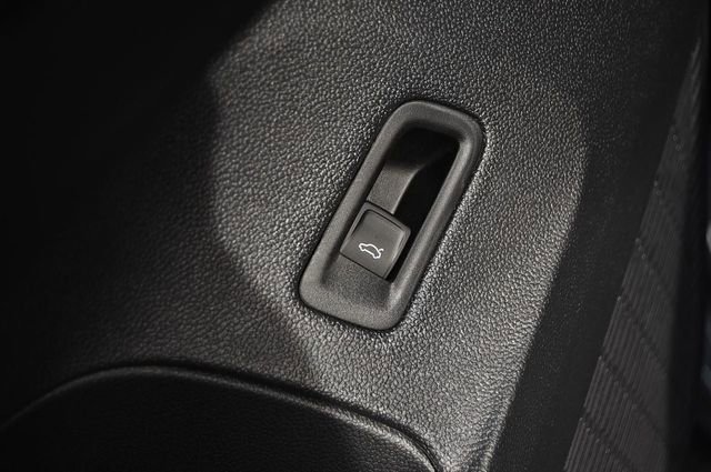 New 2026 Volkswagen Atlas Cross Sport SE image 9