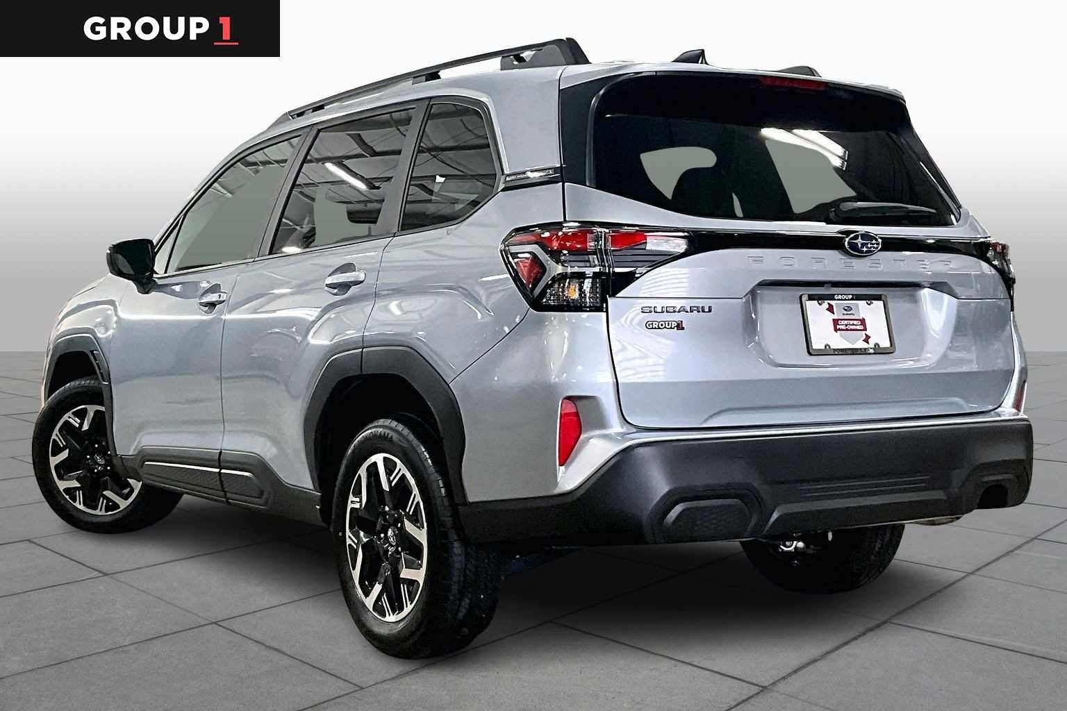 Used 2025 Subaru Forester Premium image 12