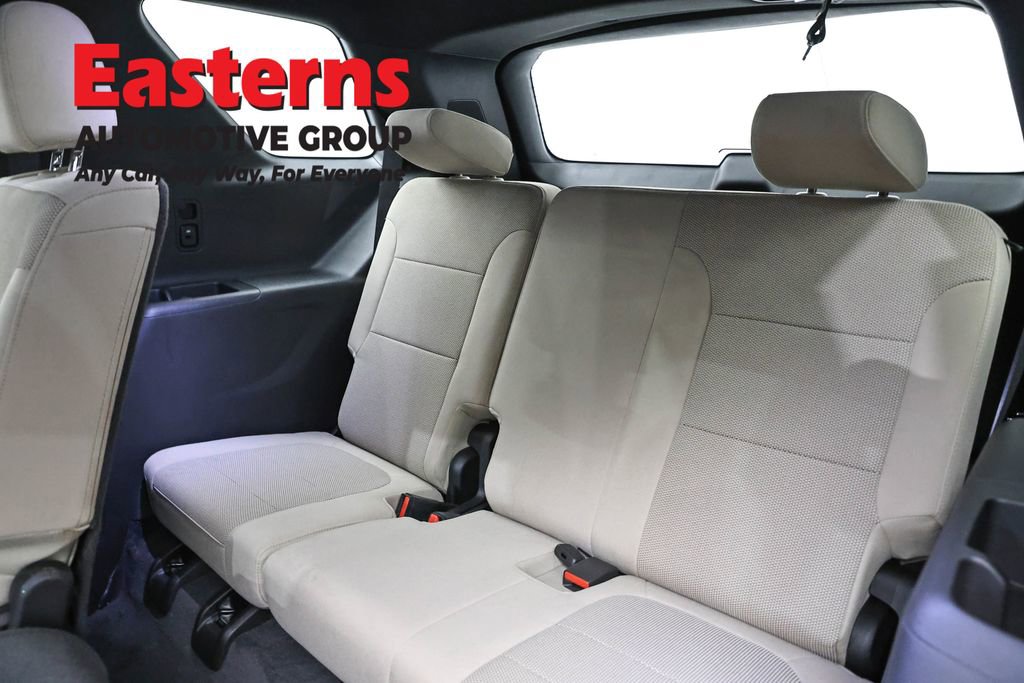 Used 2022 Chevrolet Traverse LS AWD/4WD image 25