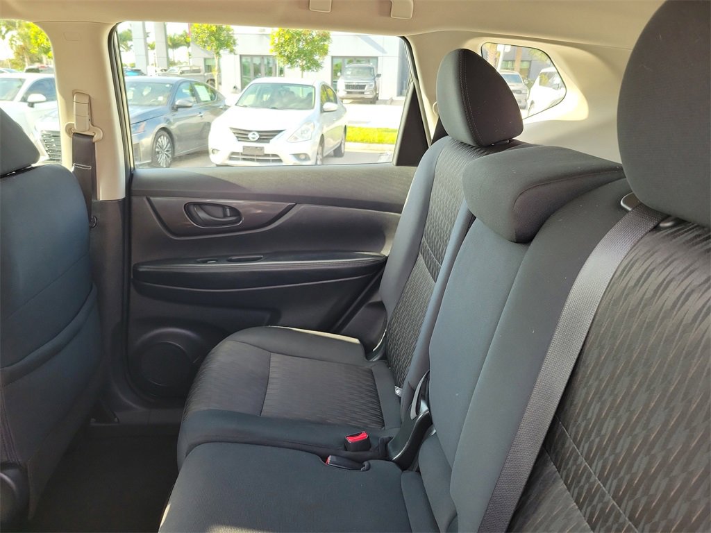 Used 2020 Nissan Rogue S image 14