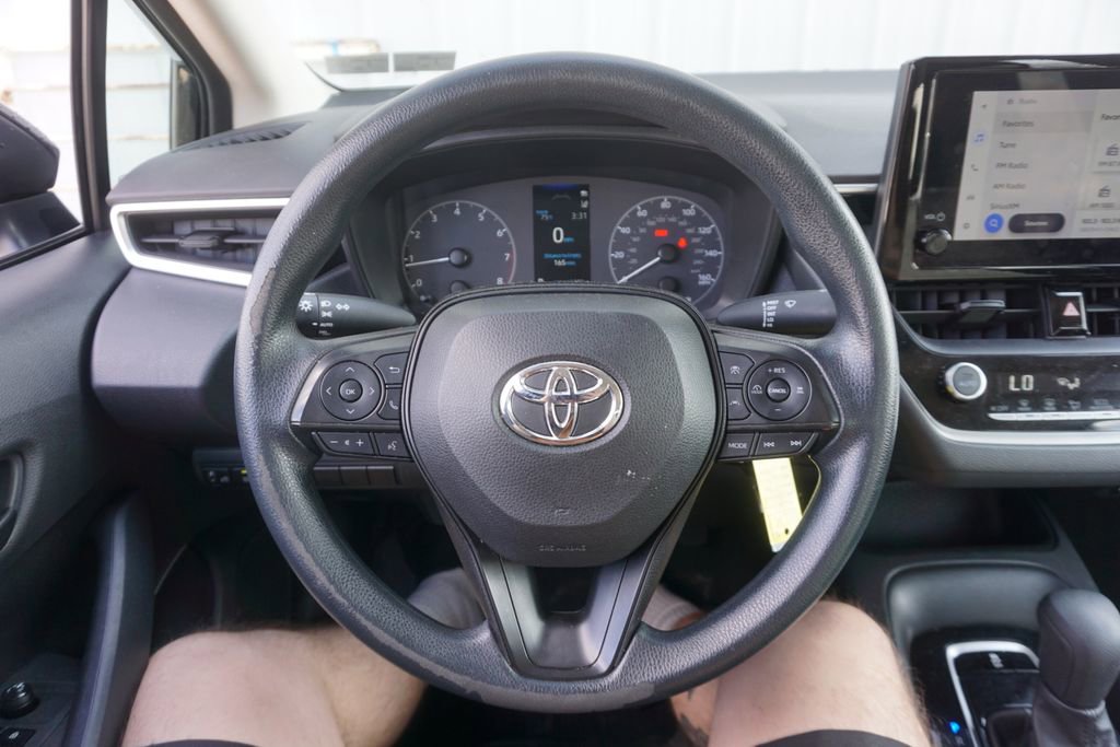 Used 2023 Toyota Corolla LE FWD image 3