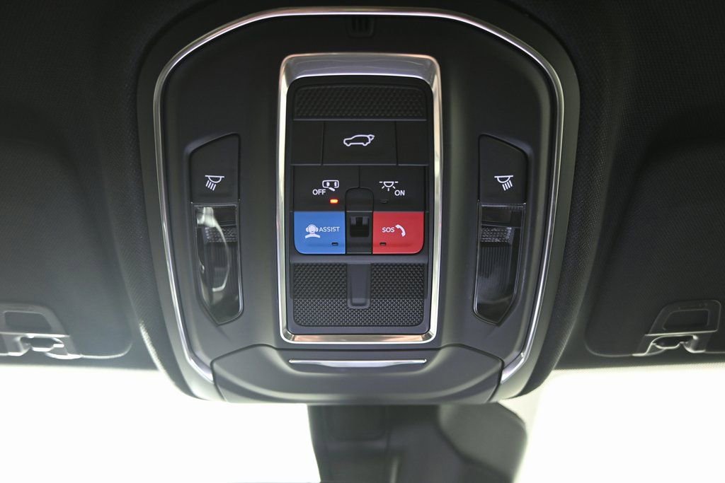 New 2026 Jeep Grand Cherokee Laredo image 32