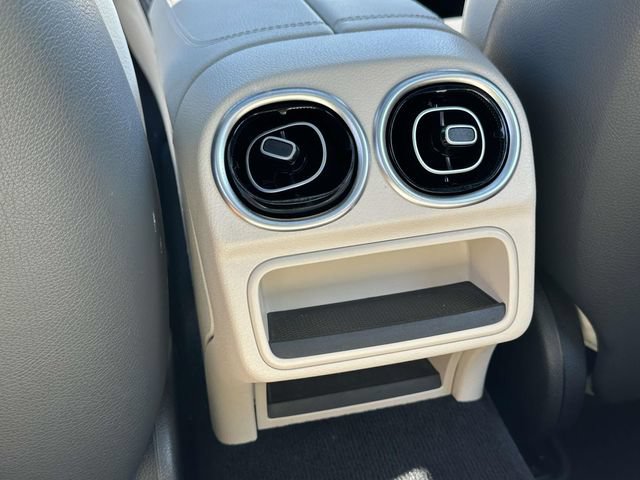 Used 2025 Mercedes-Benz C 300 4MATIC Sedan image 16