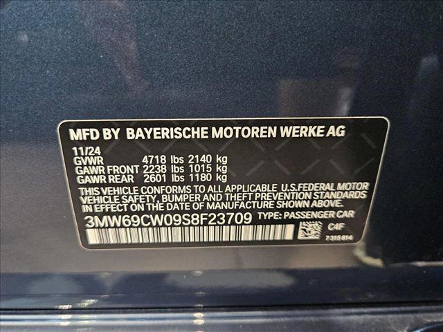 Used 2025 BMW 330i Sedan w/ M Sport Package image 16