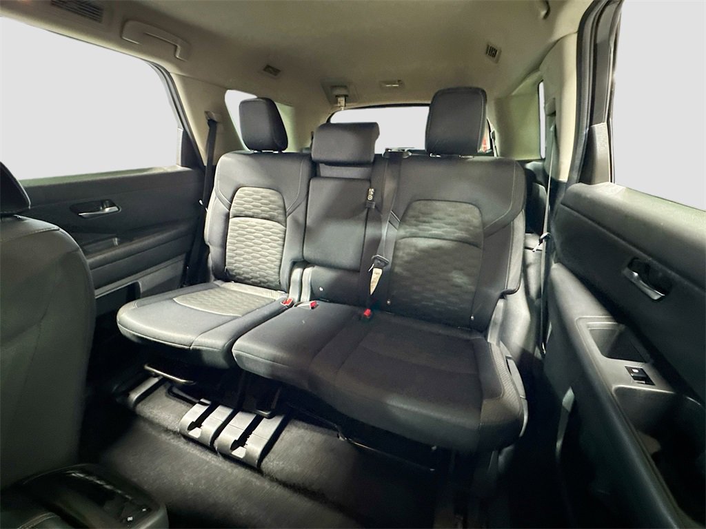 Used 2022 Nissan Pathfinder SV image 13