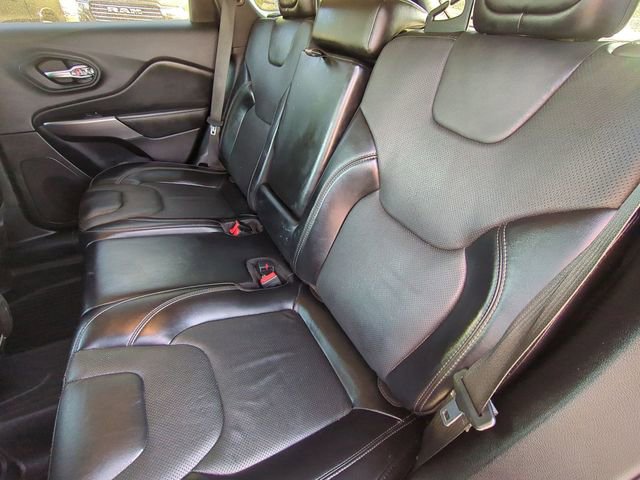 Used 2021 Jeep Cherokee Latitude Lux w/ Comfort/Convenience Group AWD/4WD image 28