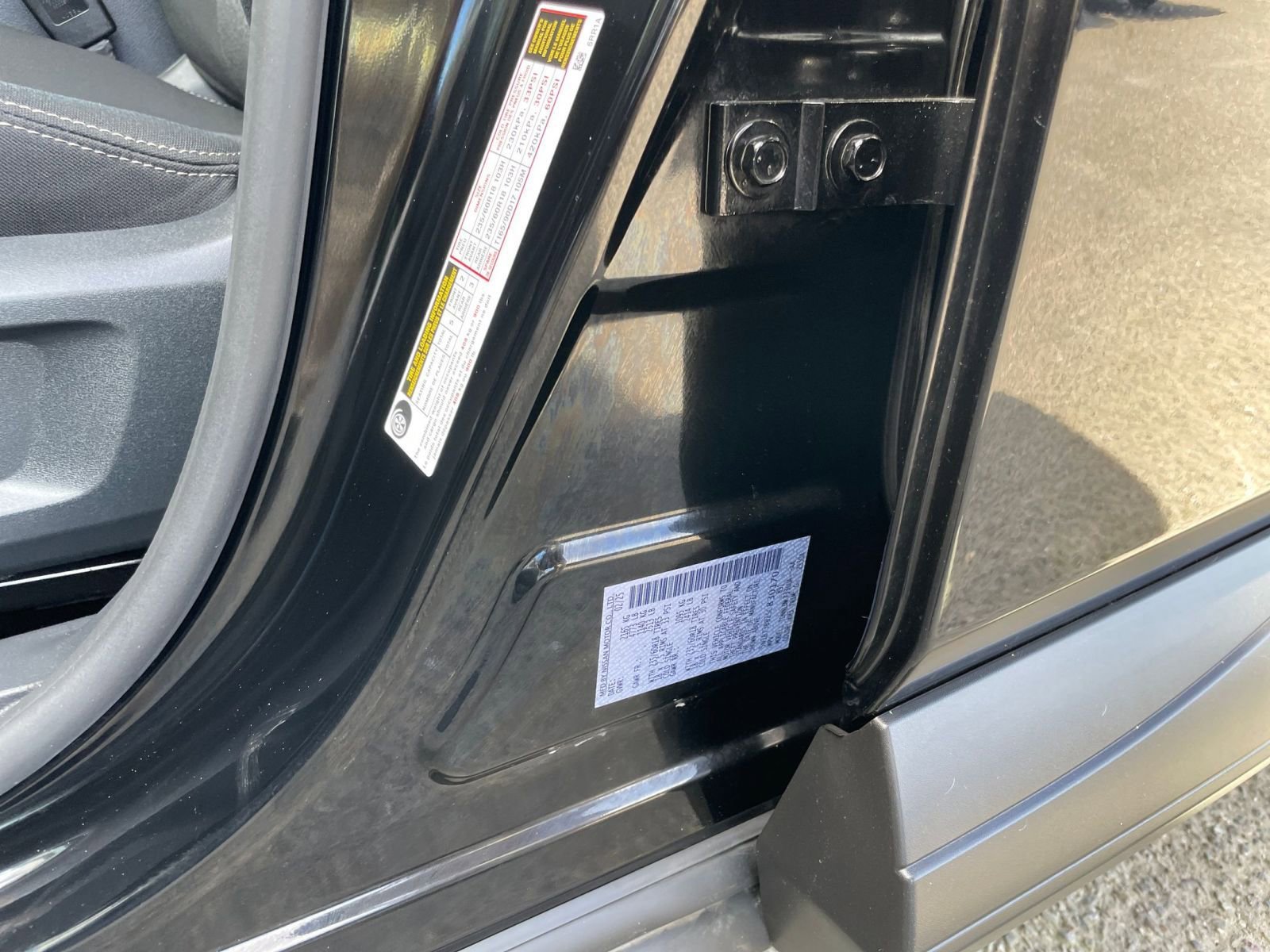 Used 2025 Nissan Rogue SV image 31