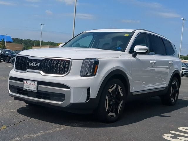 Used 2023 Kia Telluride EX AWD/4WD image 7