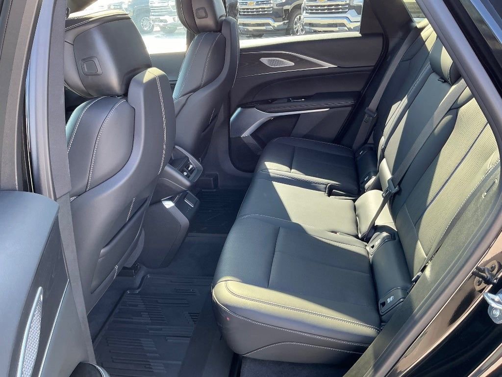 Used 2024 Cadillac Lyriq Luxury image 18