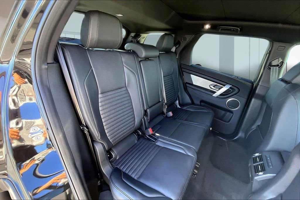 New 2025 Land Rover Discovery Sport Dynamic SE image 10
