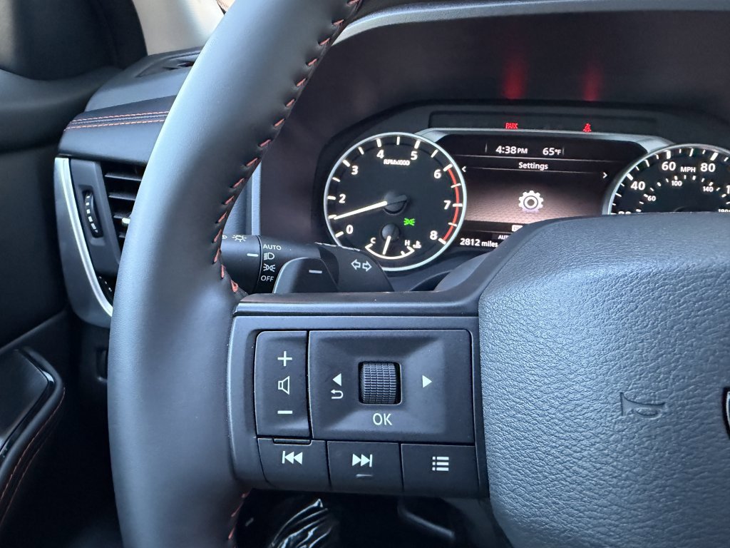 Used 2025 Nissan Rogue SV image 30