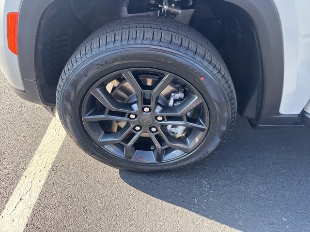 New 2025 Jeep Grand Cherokee L Limited w/ Trailer Tow Package image 17