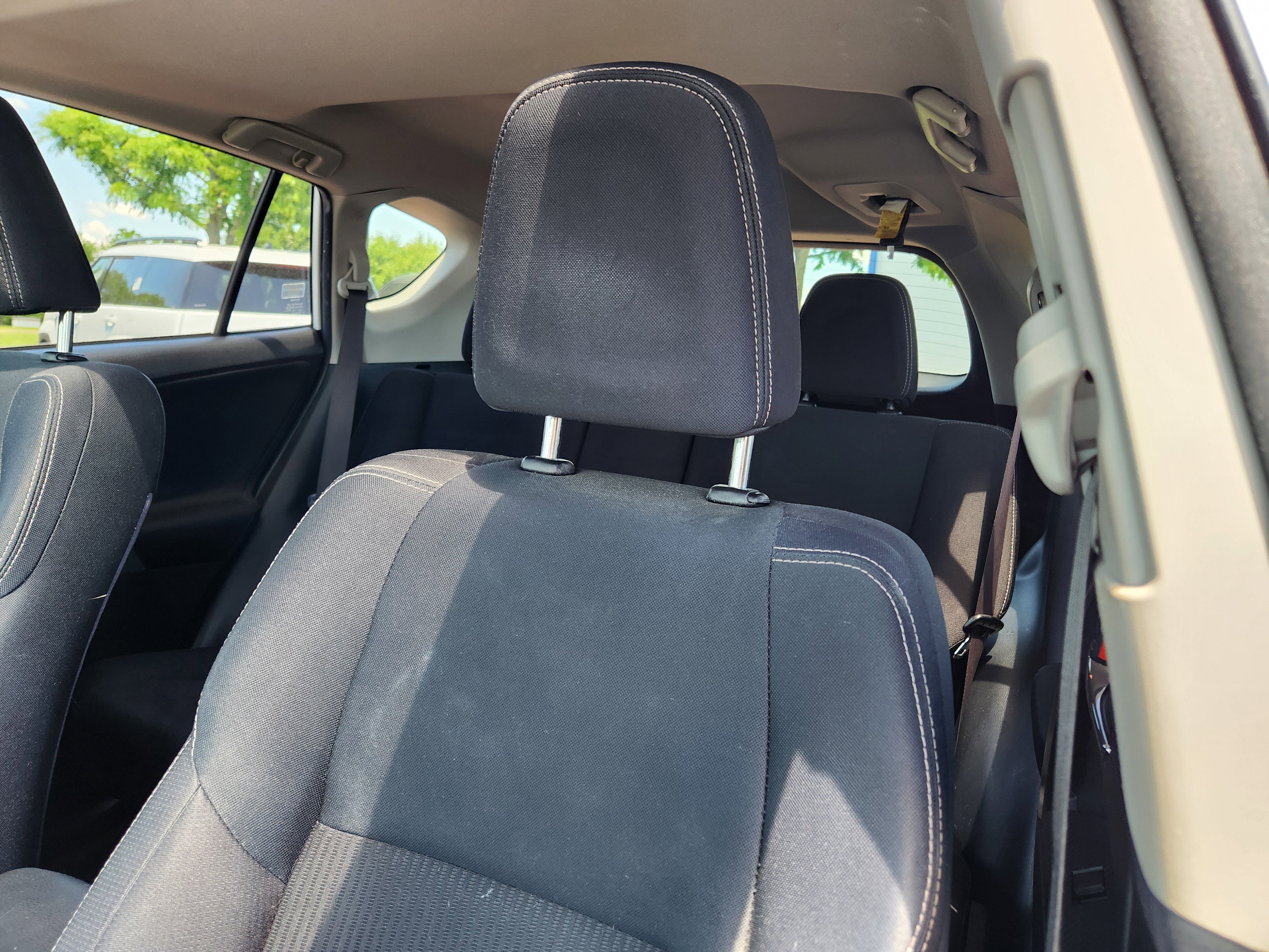 Used 2014 Toyota RAV4 XLE w/ Preferred Accessory Package AWD/4WD image 11