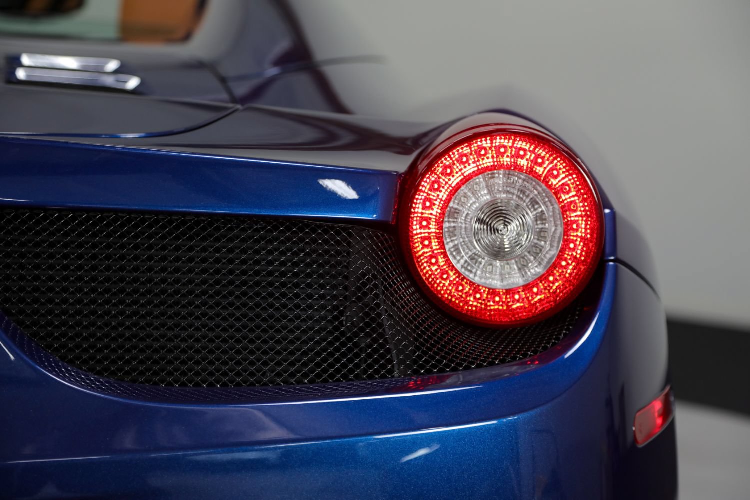 Used 2015 Ferrari 458 Spider RWD image 25