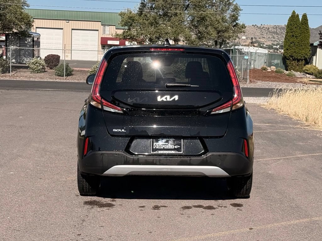 Used 2023 Kia Soul LX FWD image 5