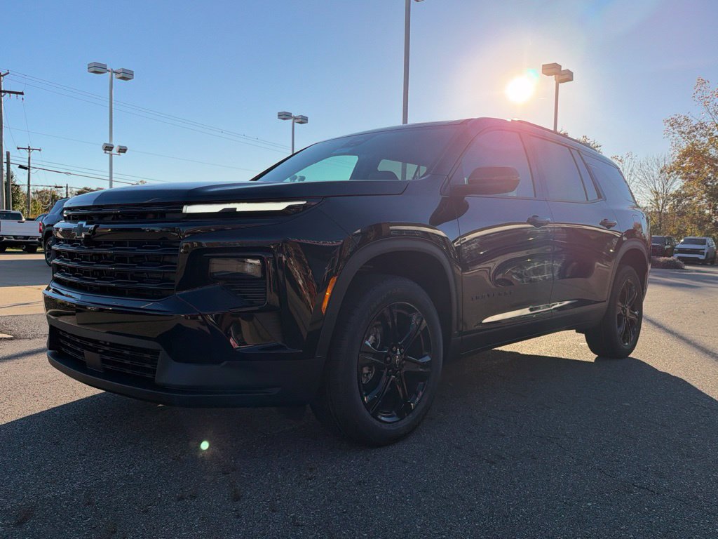 New 2027 Chevrolet Traverse LT w/ Midnight/Sport Edition AWD/4WD image 11