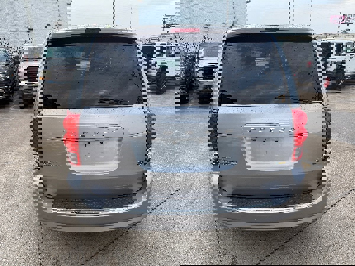 Used 2019 Dodge Grand Caravan SE image 5