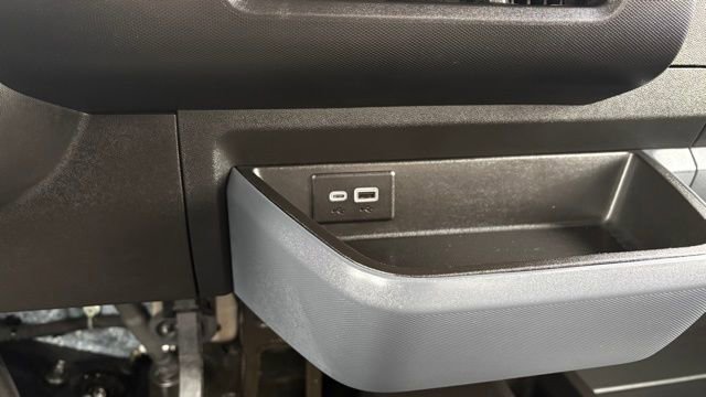 Used 2025 Chevrolet Brightdrop 400 w/ Battery Pack, Max Range image 26