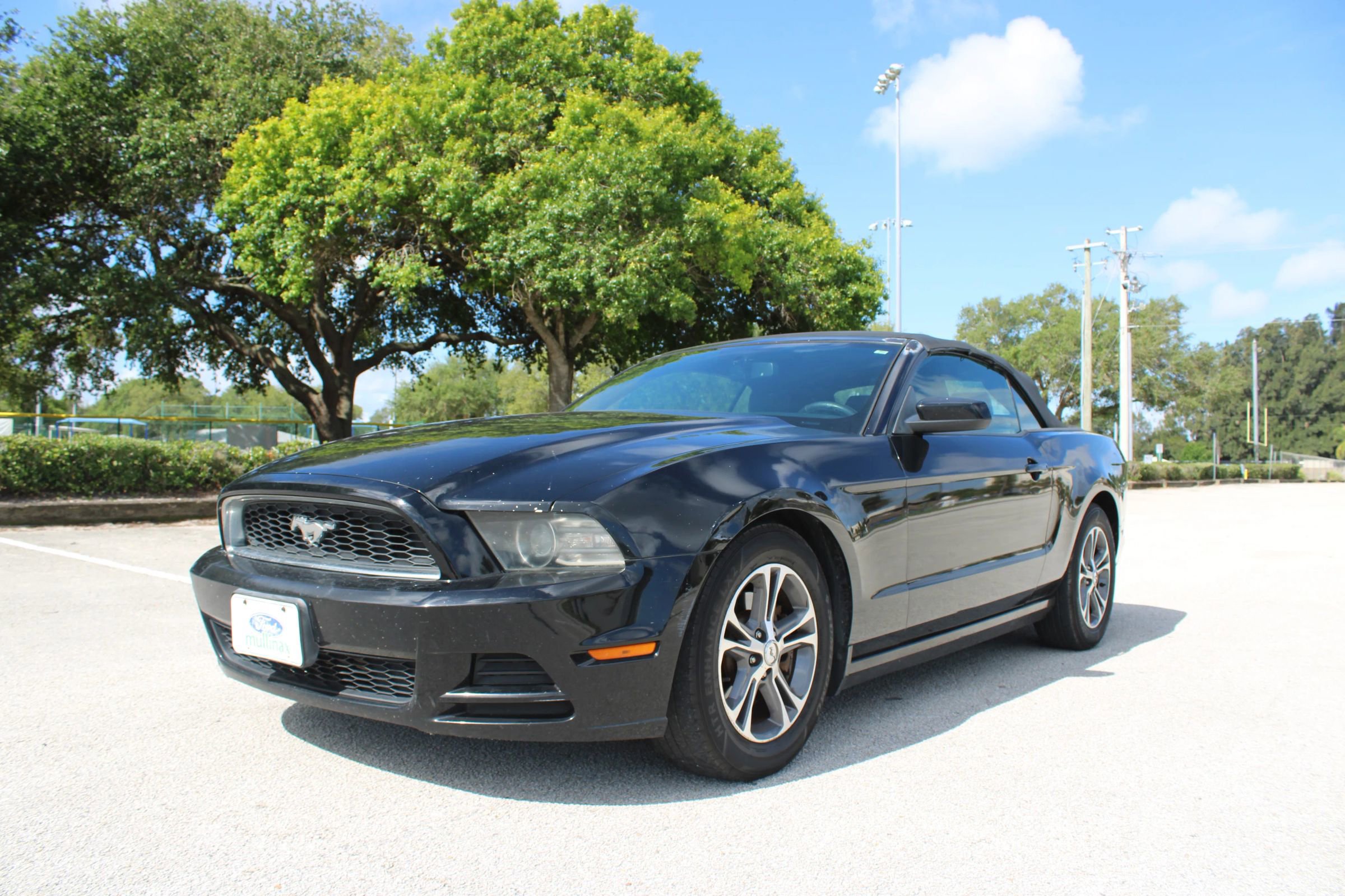 Used 2014 Ford Mustang Premium RWD image 2