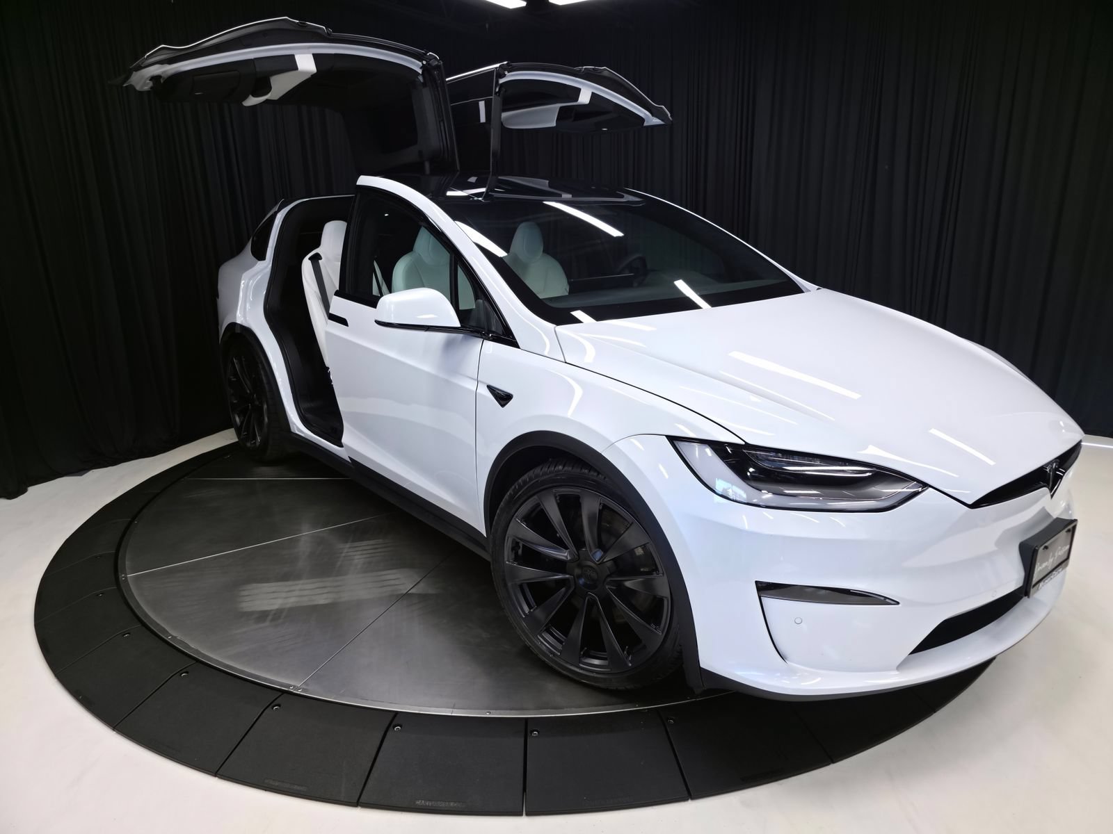 Used 2022 Tesla Model X Plaid AWD/4WD image 19