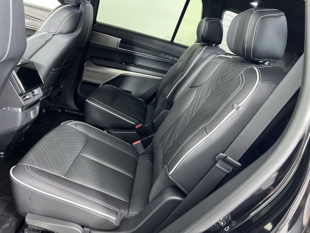 Certified 2026 Cadillac Vistiq Platinum w/ LPO, Floor Liner Package AWD/4WD image 25