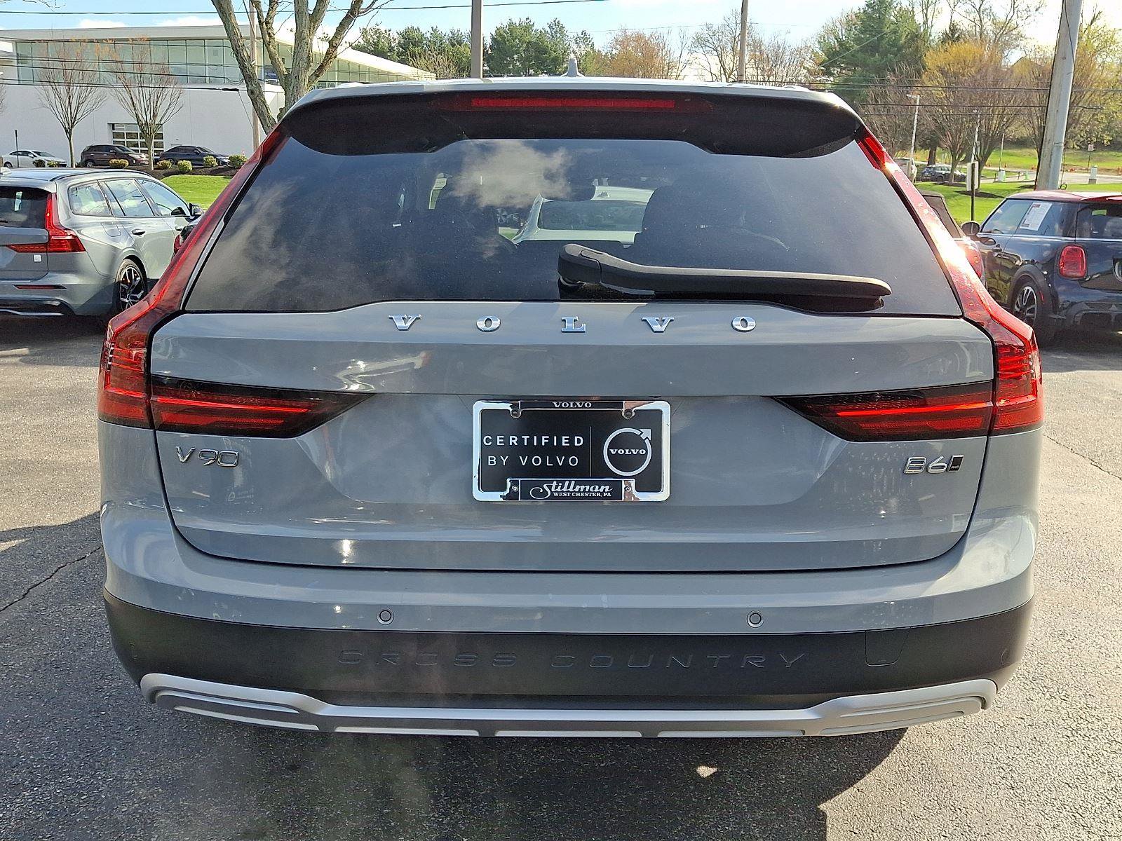 Certified 2025 Volvo V90 B6 Cross Country Ultra AWD/4WD image 5