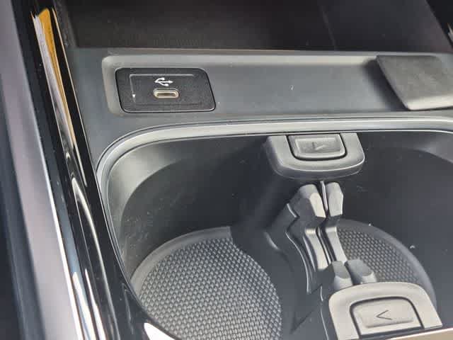 New 2026 Mercedes-Benz GLB 250 4MATIC image 30