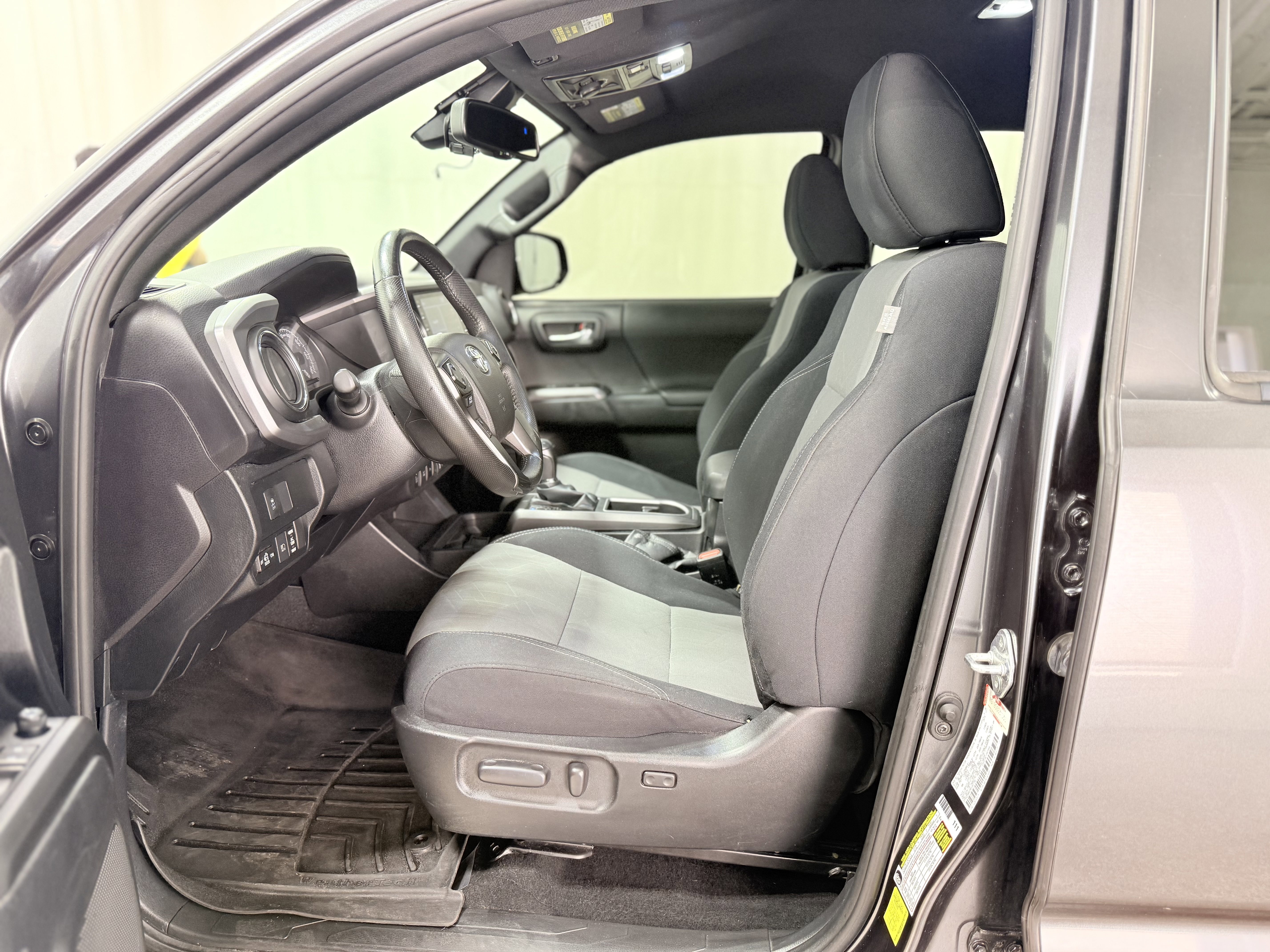 Used 2021 Toyota Tacoma TRD Off-Road w/ Technology Package image 14