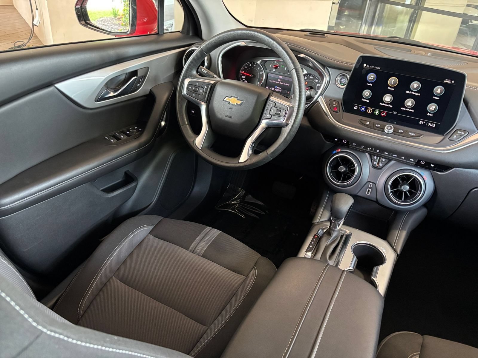 Used 2025 Chevrolet Blazer LT FWD image 31