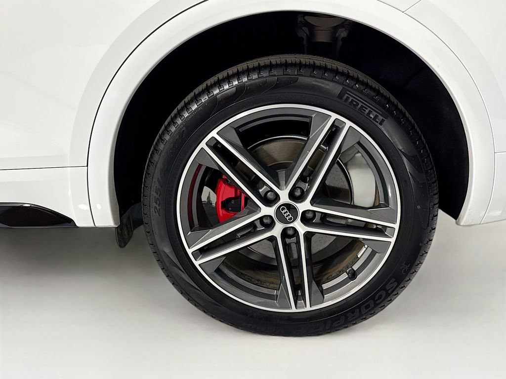 Certified 2025 Audi Q5 e Premium Plus w/ Premium Plus Package AWD/4WD image 31
