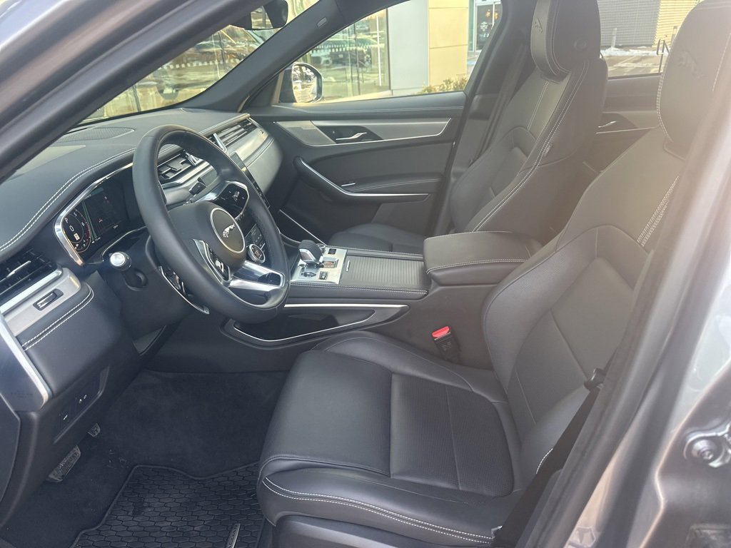 Certified 2026 Jaguar F-PACE R-Dynamic S image 9
