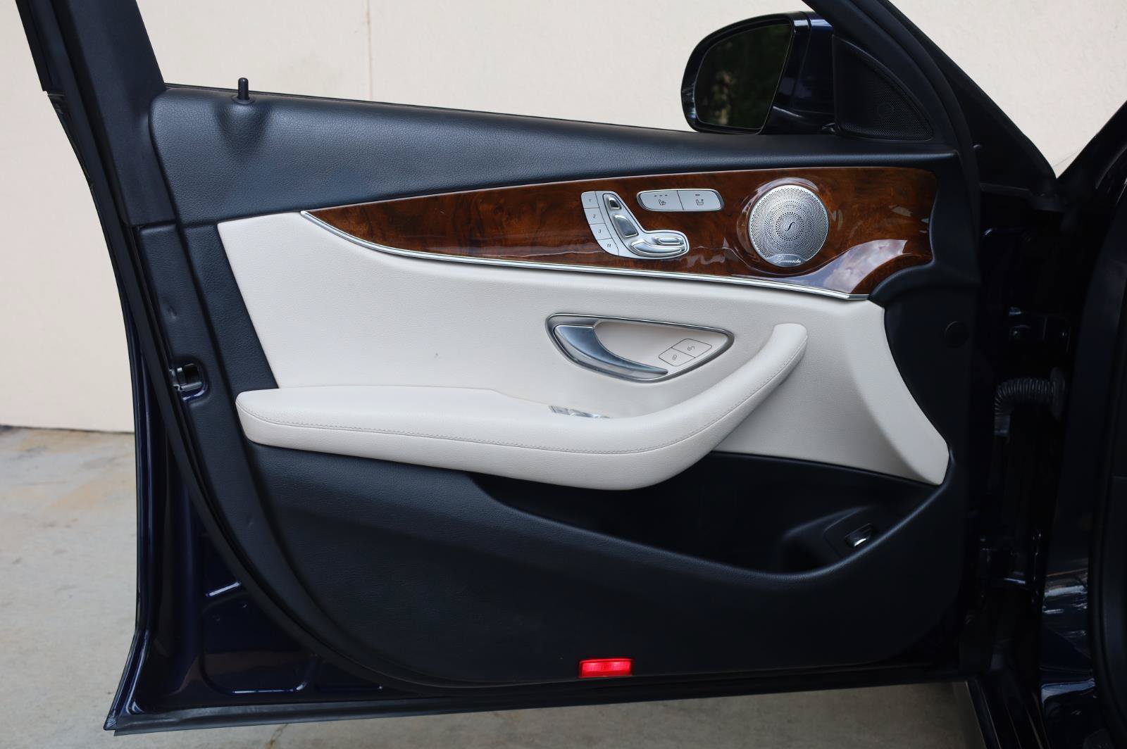 Used 2019 Mercedes-Benz E 300 4MATIC image 15