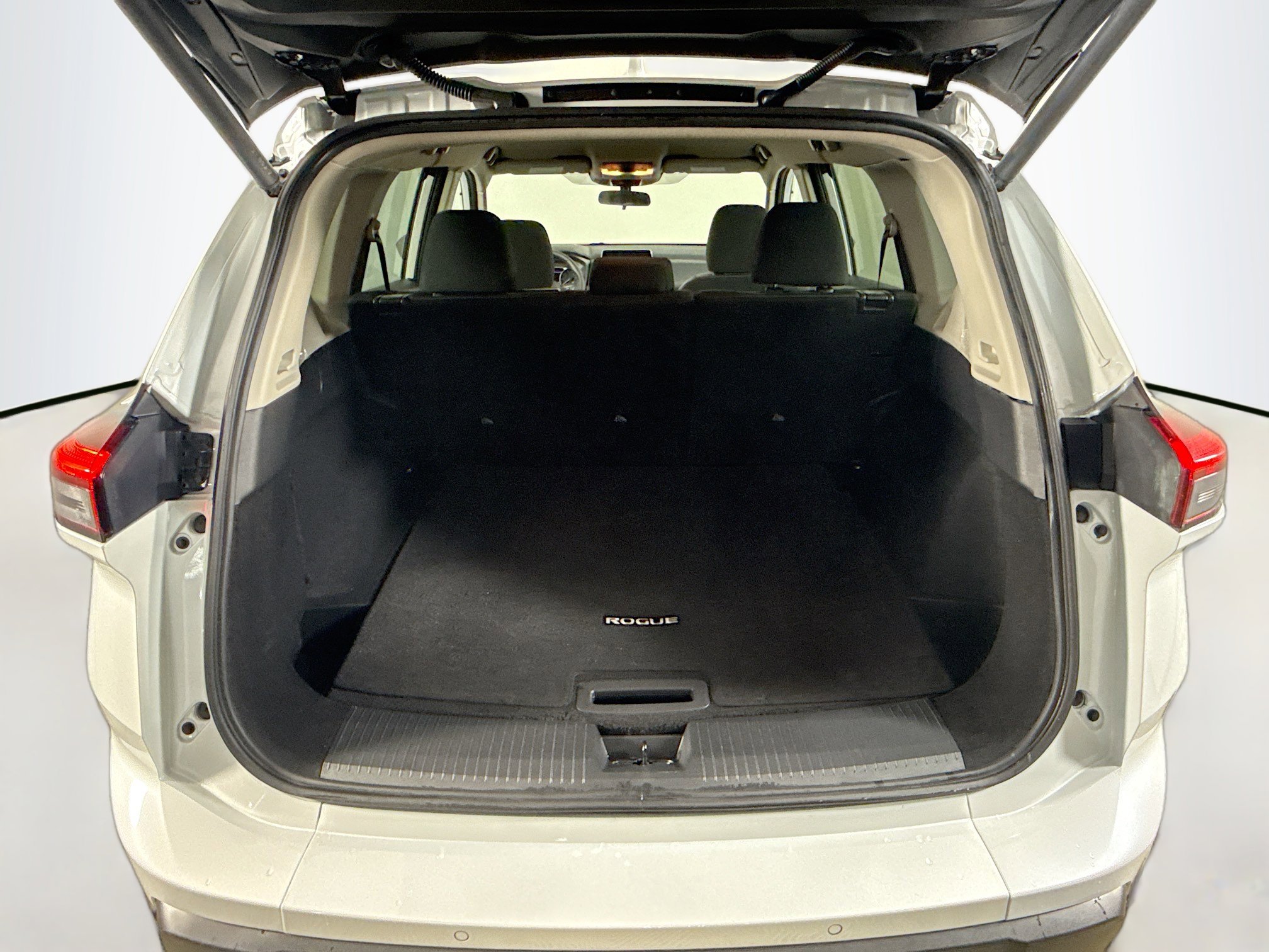 Used 2026 Nissan Rogue SV image 35