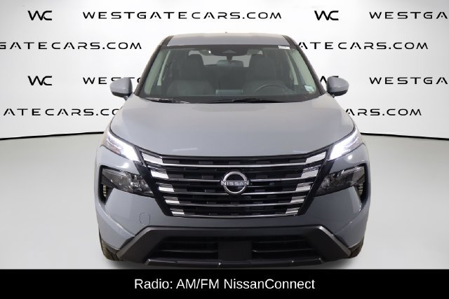 Used 2026 Nissan Rogue SV FWD image 2