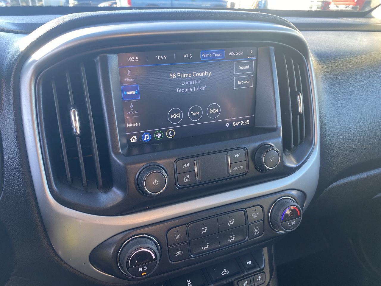 Used 2022 Chevrolet Colorado LT w/ Luxury Package RWD image 13