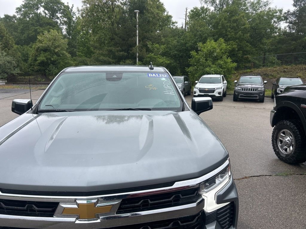 Used 2023 Chevrolet Silverado 1500 LT AWD/4WD image 4