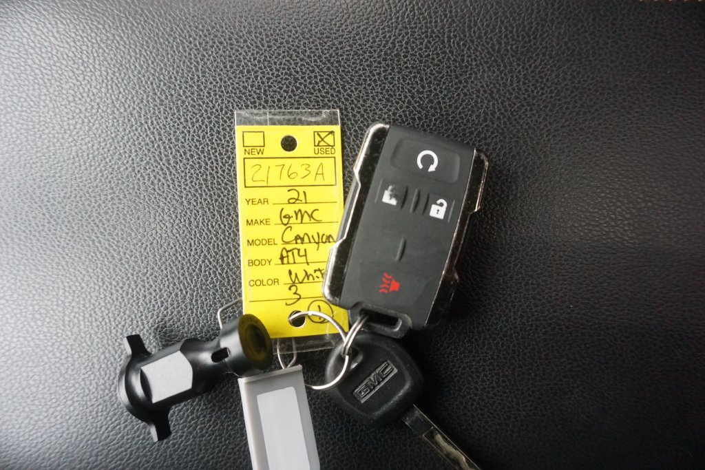 Used 2021 GMC Canyon AT4 w/ Driver Alert Package AWD/4WD image 30