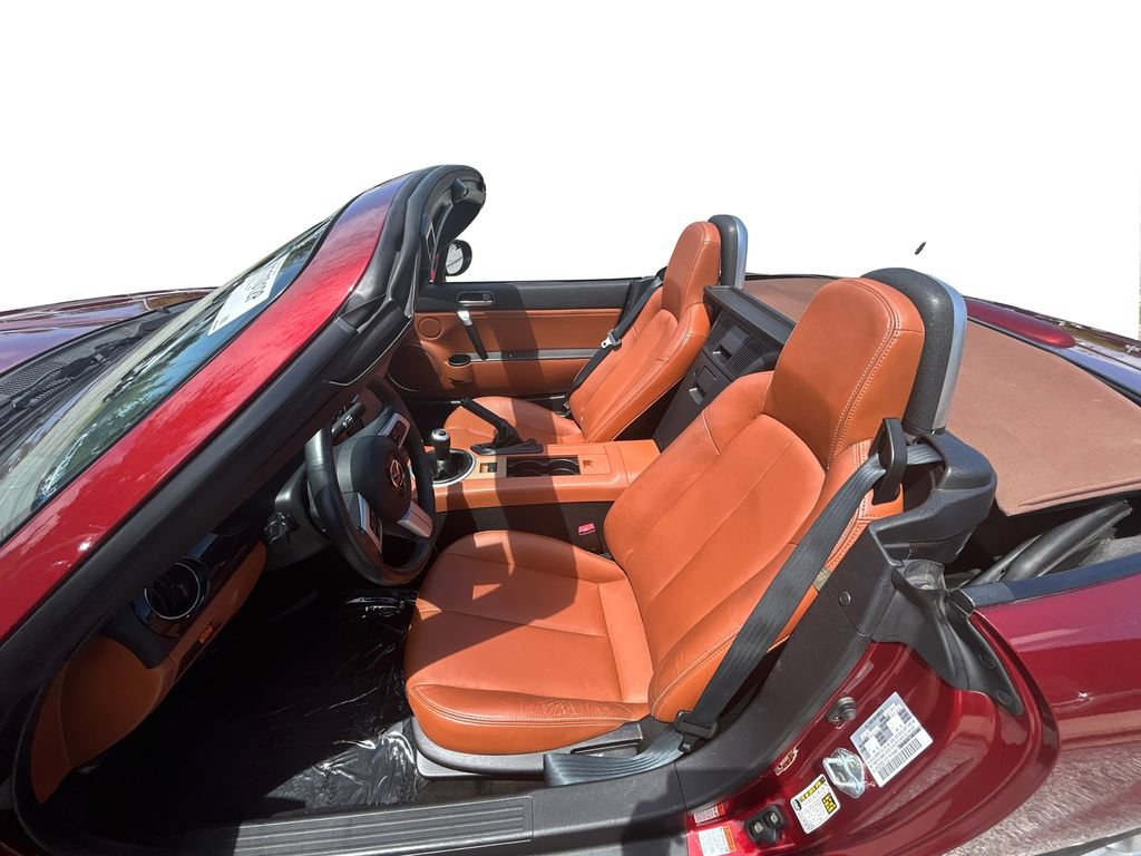 Used 2006 MAZDA MX-5 Miata Grand Touring RWD image 13