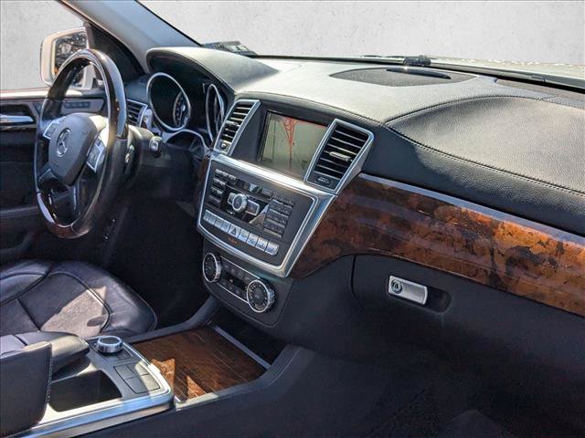 Used 2015 Mercedes-Benz GL 450 4MATIC image 22