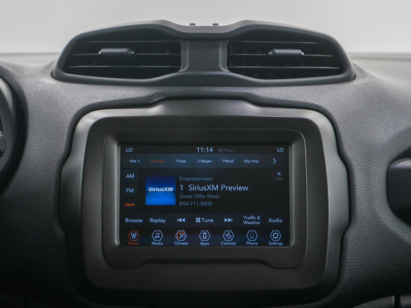 Used 2020 Jeep Renegade Latitude w/ Cold Weather Group AWD/4WD image 15
