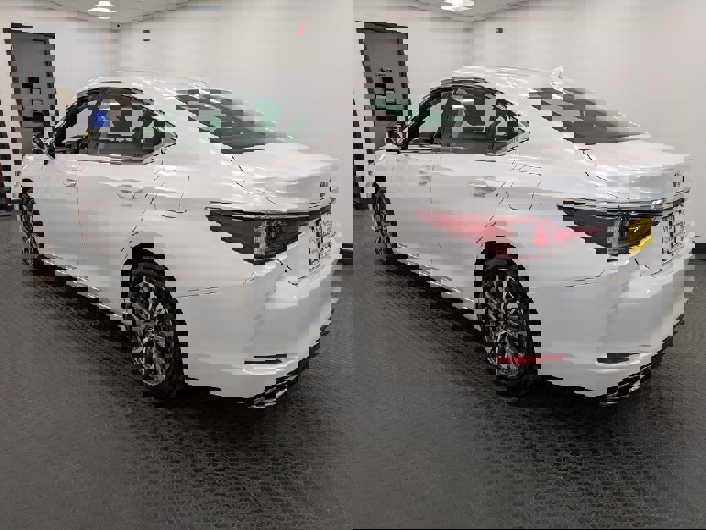 Used 2022 Lexus ES 350 image 6