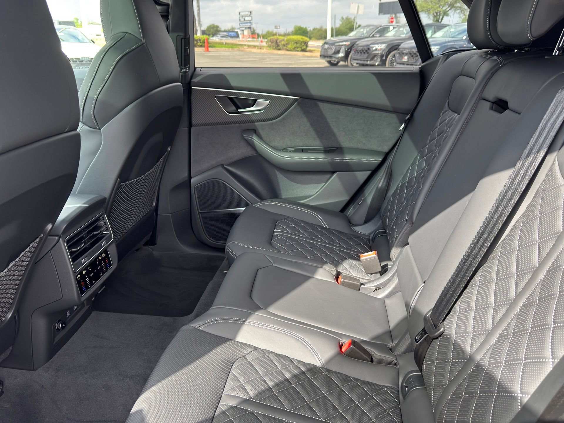 New 2026 Audi SQ8 Premium Plus AWD/4WD image 29