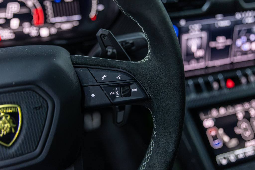 Used 2023 Lamborghini Urus Performante AWD/4WD image 41